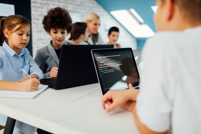 какое обучение лучше для ребенка онлайн или офлайн