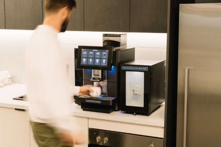Як автоматичні кав’ярні допомагають економити час містянам