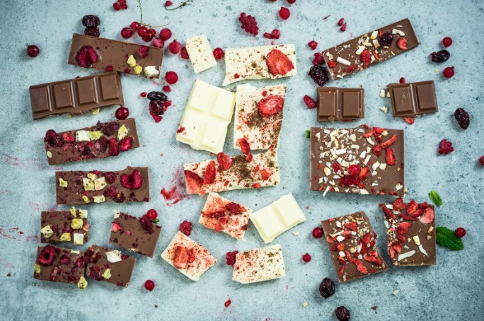 Які солодощі можна їсти при схудненні: розбір корисних інгредієнтів, калорійності та порцій